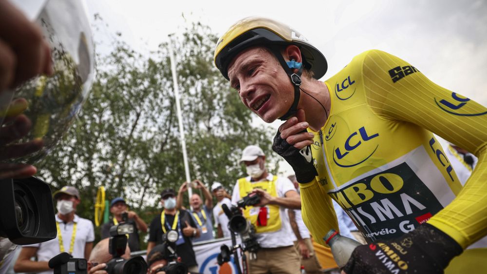 Vingegaard extends advantage over Pogacar and aims for overall victory