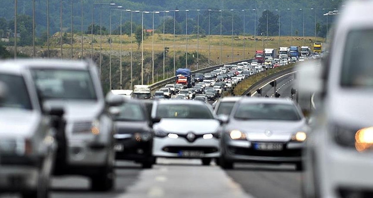 İstanbul’da Yağişkladı, Trafik Yoğunu Artti