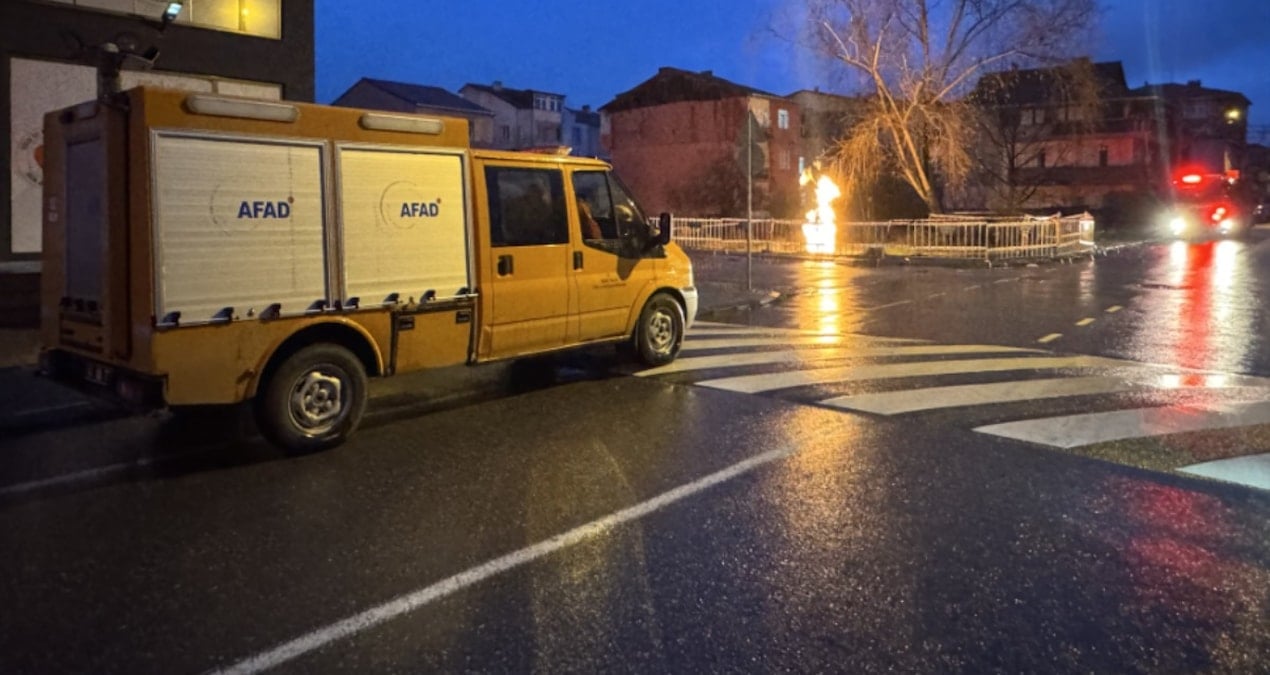 Kentin Göbezde Saatlerdir Aralarkes Yanuyor! Gruplar Hazir Kıta Bekliyor