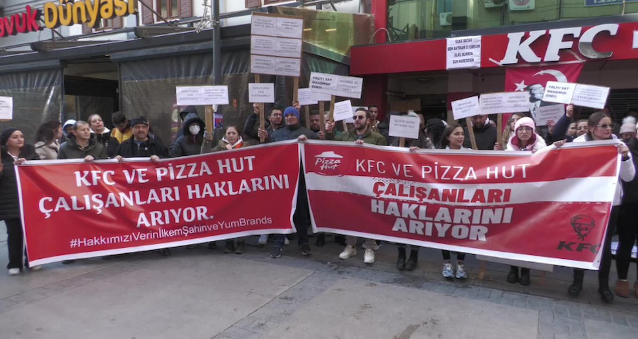 Kfc ve pizza Kulübesi Çaliskanlari Telefonlarina Gelen Bildiriyle Ihten Çikartulle