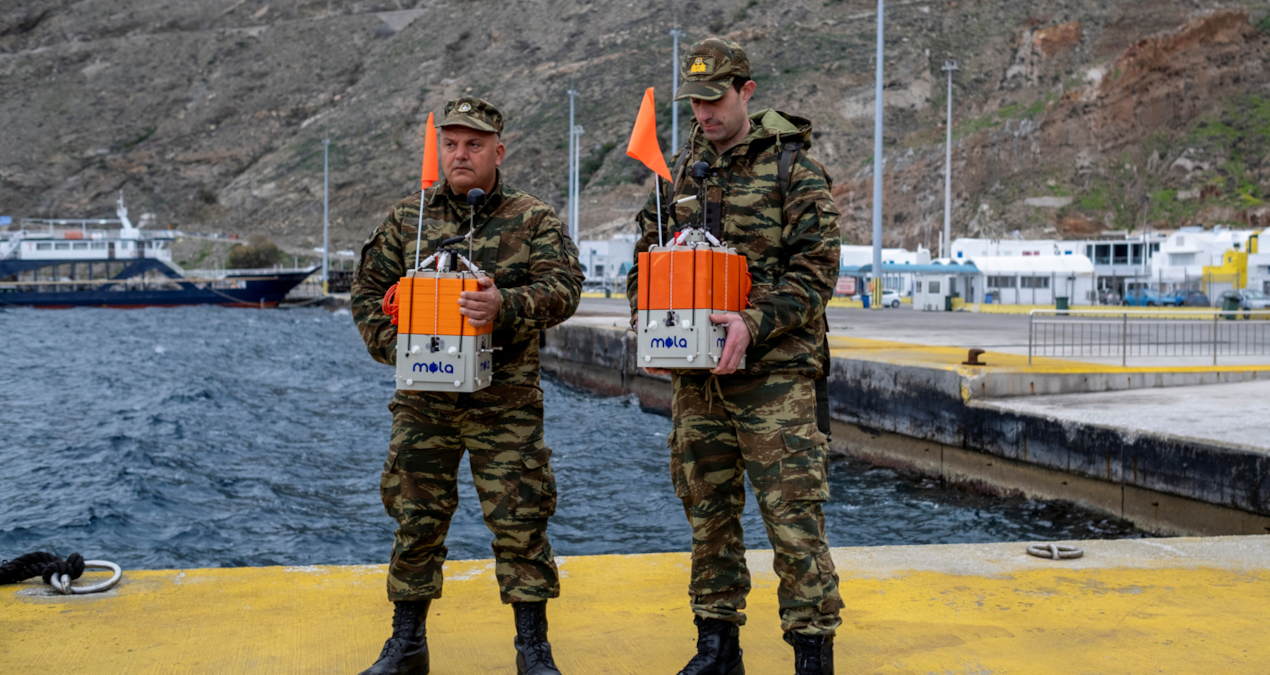 Sarsinilarin Sarstlil Santorini’de, Acil Tahliiye Limani Kuruluyor