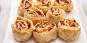 Ev-Yapimi-Pogacada-Firin-Kalitesi-Puf-Puf-Kabartan-Dogal-Sir-featured